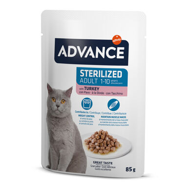 Advance Adult Sterilized Pavo Sobre en Salsa para gatos